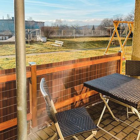 Schoene Wohnung, Eigene Terrasse, Privater Parkplatz, Wi-Fi, Waschmaschine, 3P Chemnitz Buitenkant foto